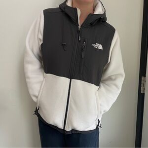 The North Face Women's Black and White Zip-up